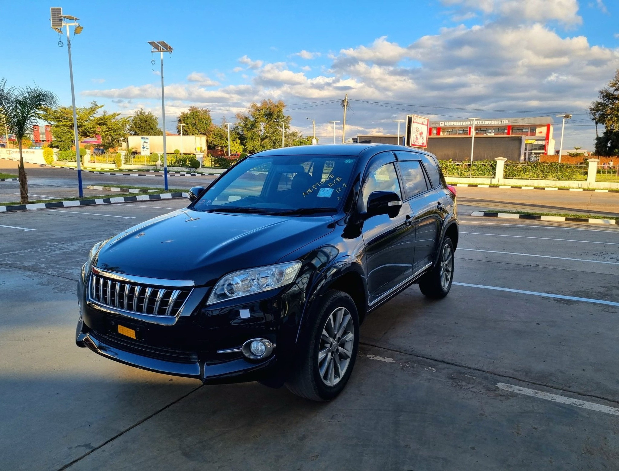 TOYOTA VANGUARD Image